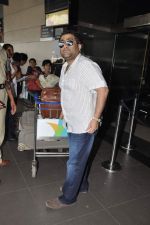 Kunal Ganjawala leave for Dubai on 7th Nov 2012 (18).JPG